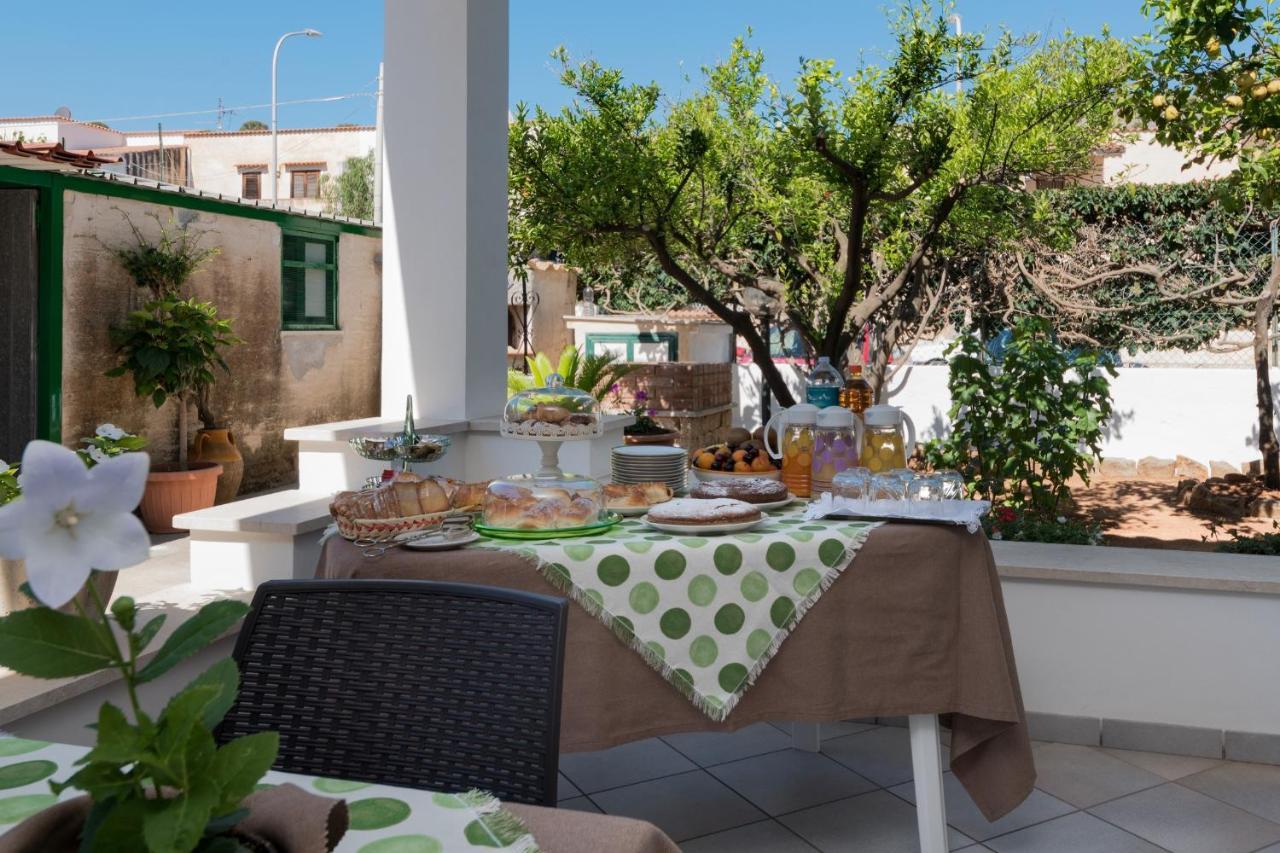 Tra La Montagna E Il Mare Bed & Breakfast Сан Вито ло Капо Екстериор снимка